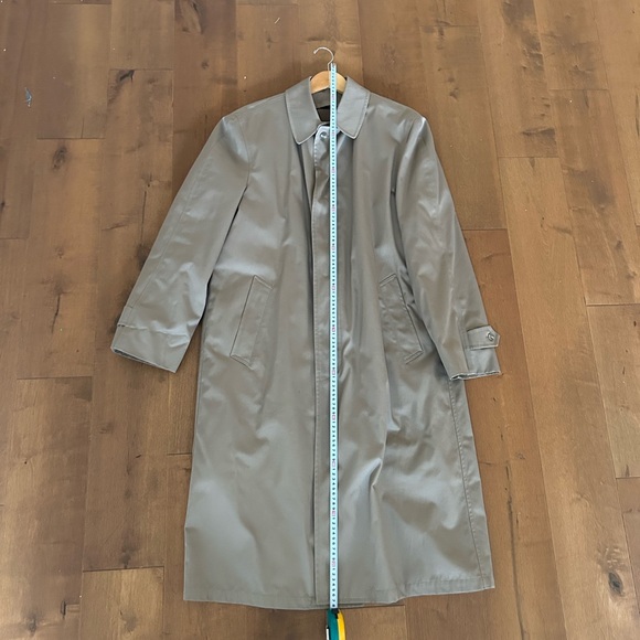 Classic Tan Men's Overcoat - Picture 7 of 10